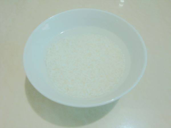 芝麻核桃粥步骤1