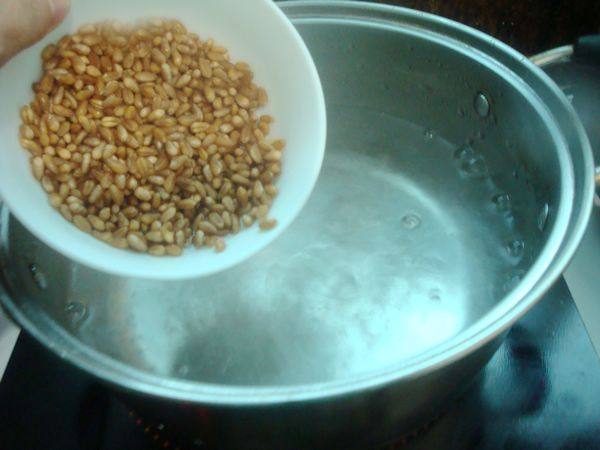 红薯麦粒糯米粥步骤3