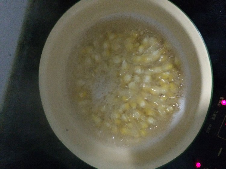 五彩糯米炒饭步骤3