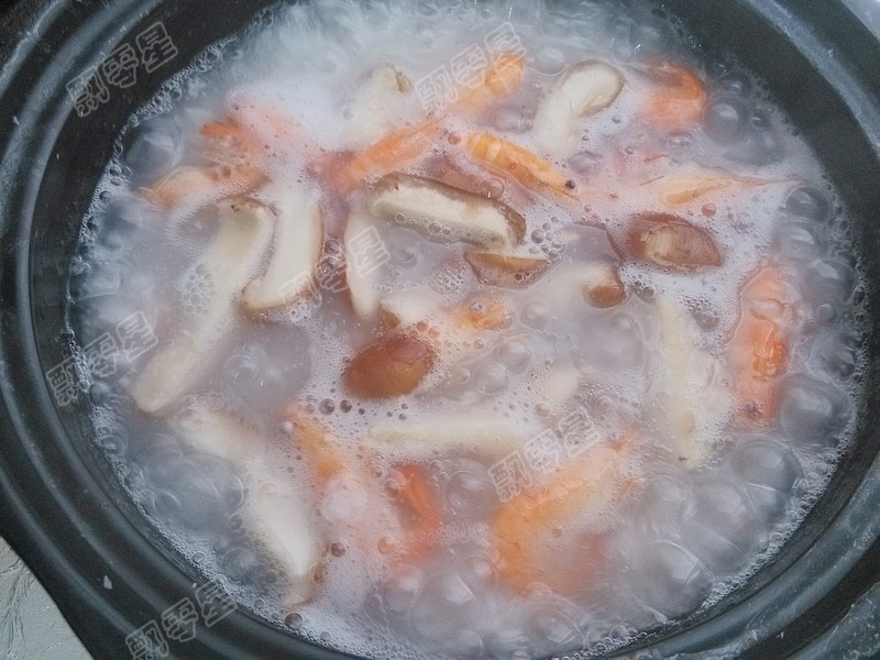 潮汕砂锅海鲜粥步骤10