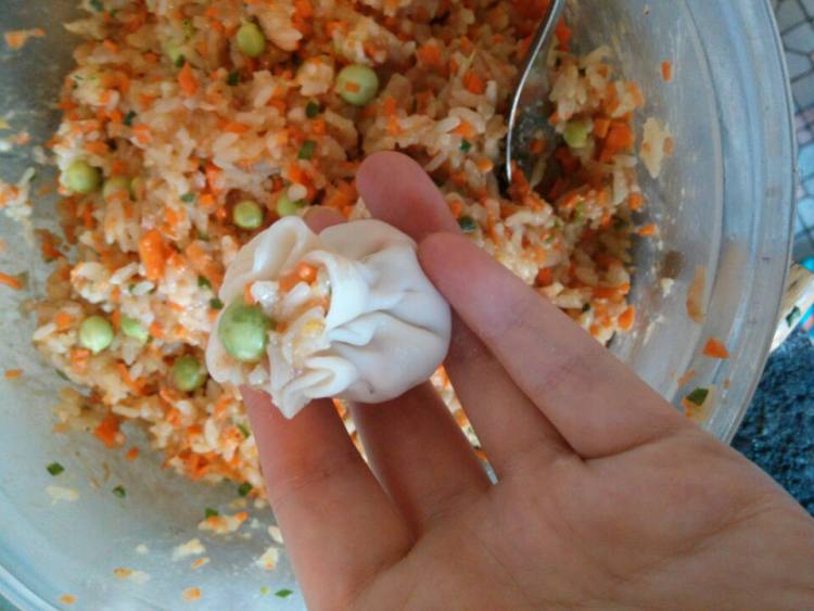 红萝卜糯米烧麦步骤6