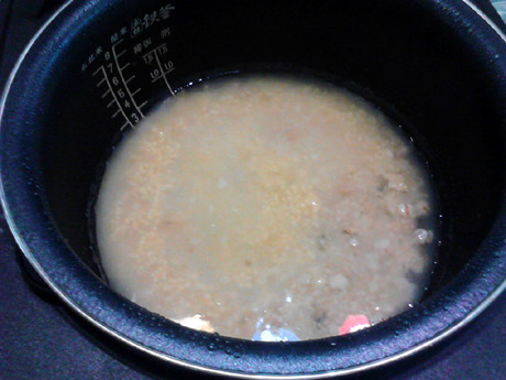 干贝淡菜薏仁小米粥步骤9