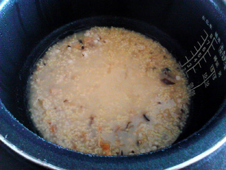 干贝淡菜小米粥步骤10