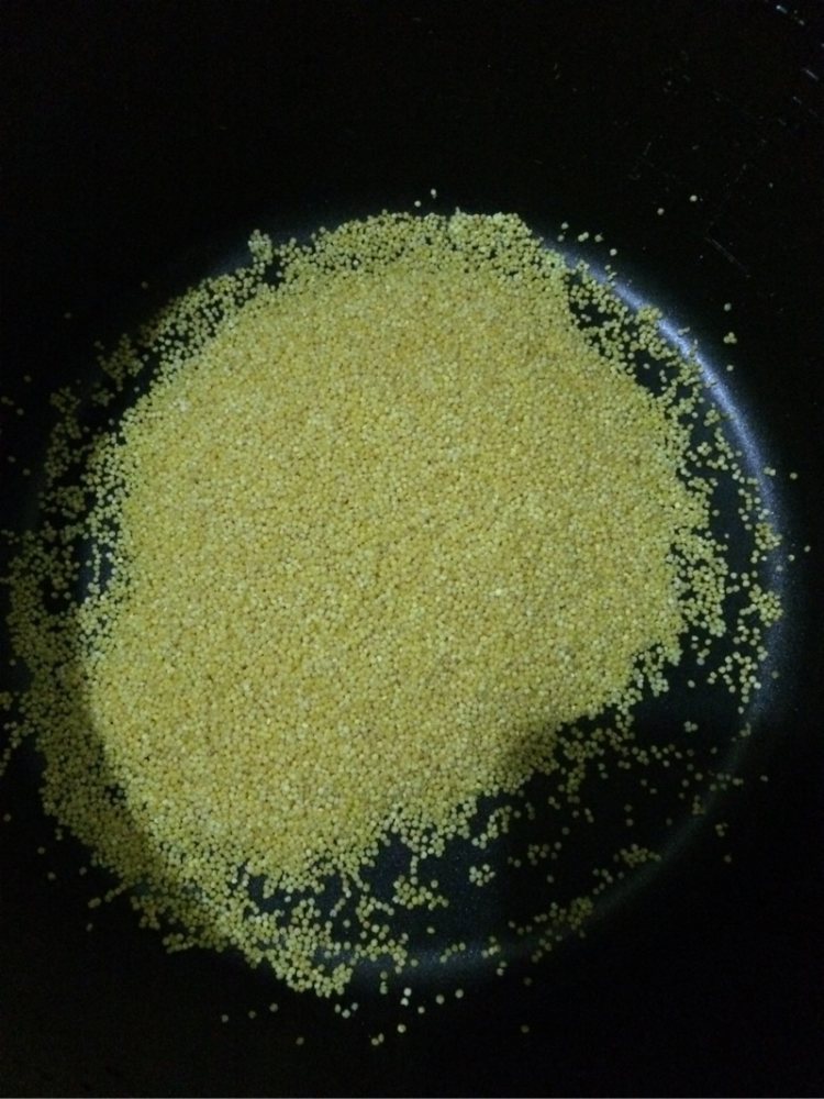 小米紫薯粥步骤1