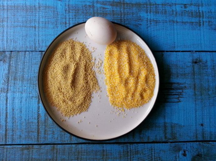 小米玉米蛋花粥步骤1