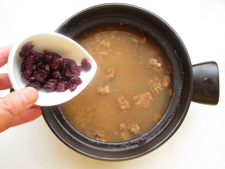 小米蔓越莓核桃粥步骤6