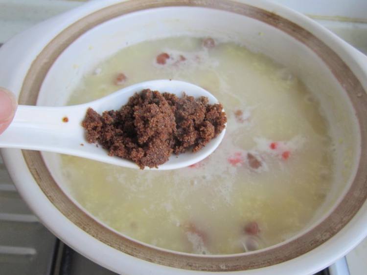 桂圆莲子小米粥步骤9