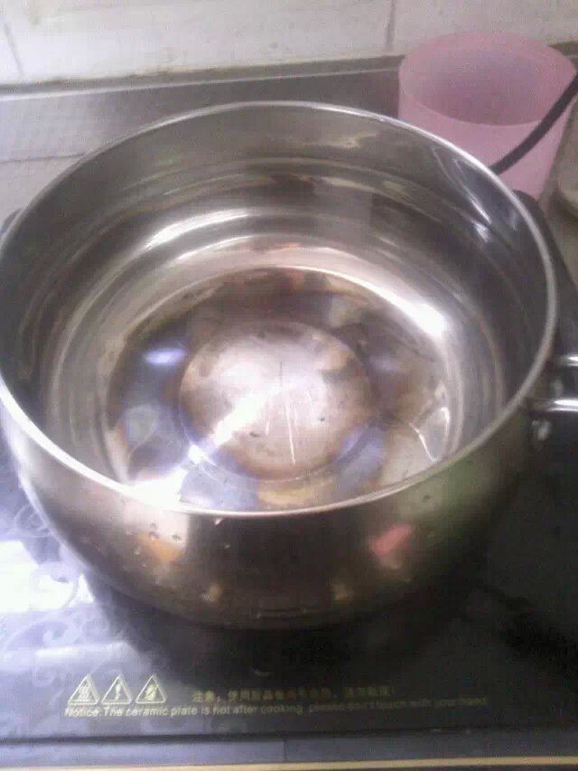 小米鸡蛋粥步骤1