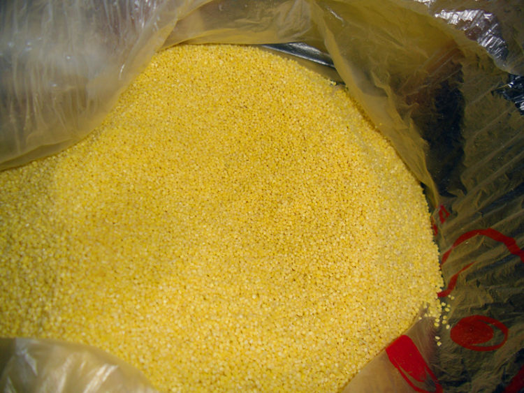 香菇燕麦小米粥步骤1