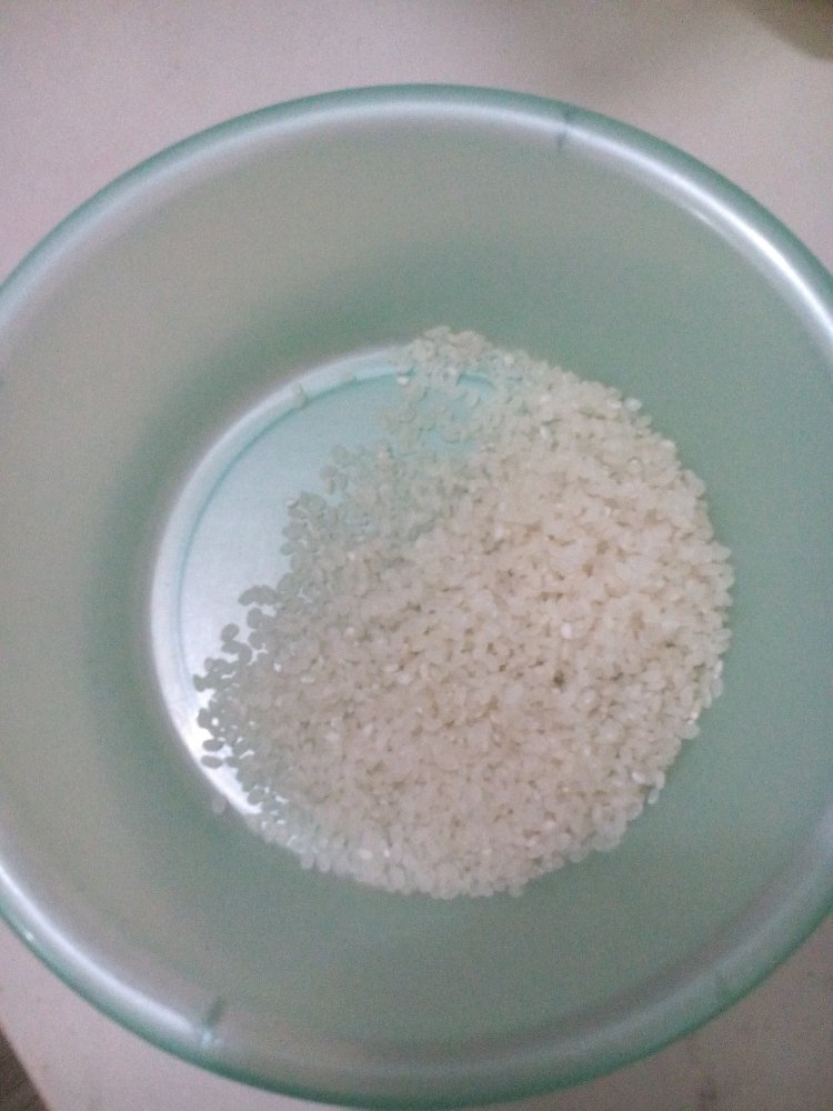 大米绿豆粥步骤1