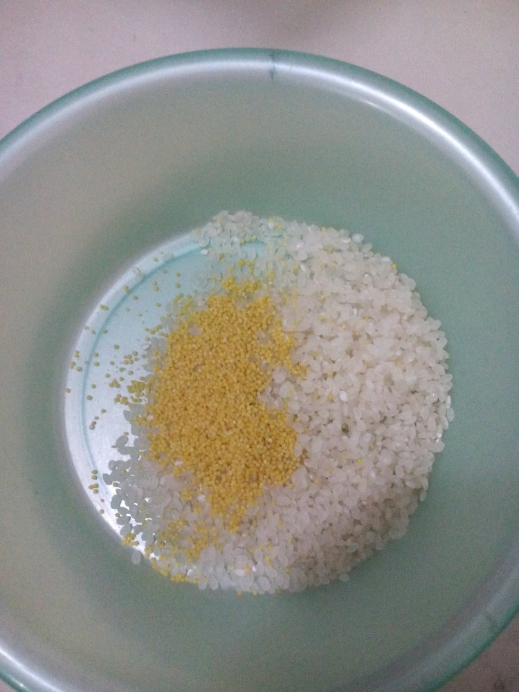 大米绿豆粥步骤2