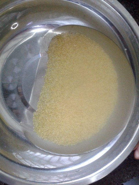 芝麻小米粥步骤2