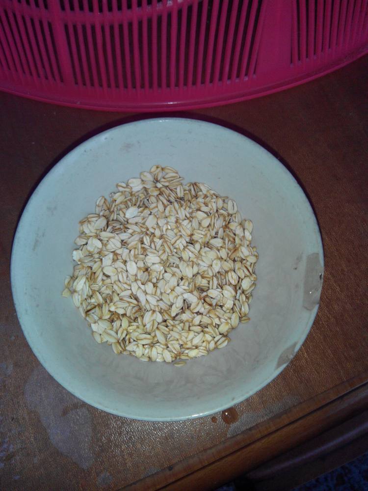 小米麦片粥步骤2