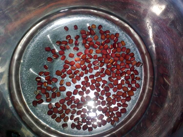 大枣红豆小米粥步骤2