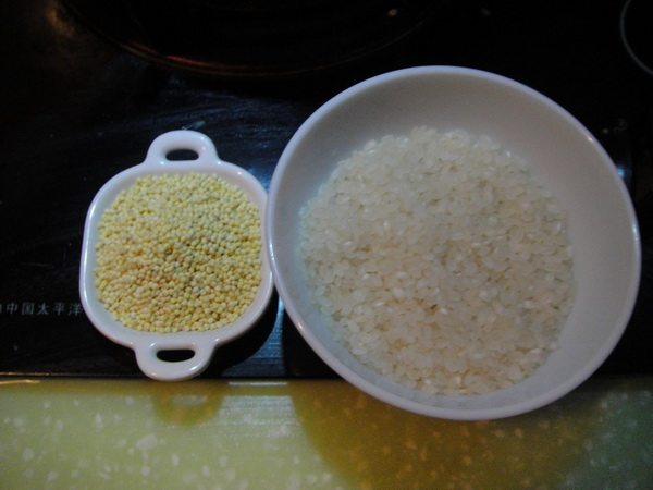绿豆薏米小米粥步骤5