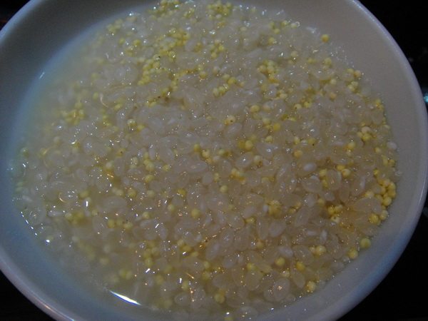 绿豆薏米小米粥步骤6