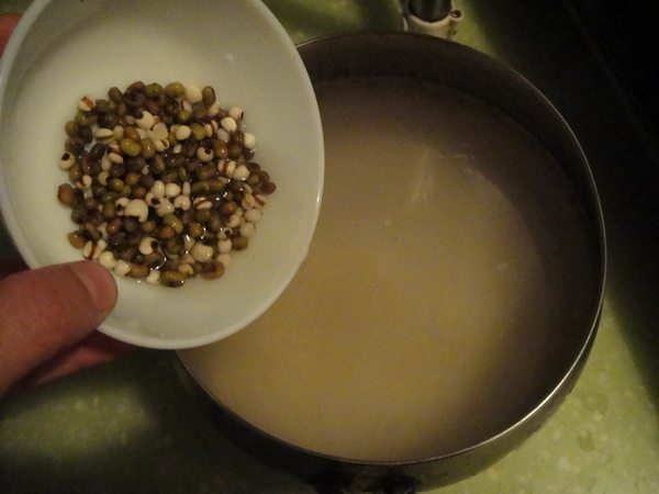 绿豆薏米小米粥步骤8