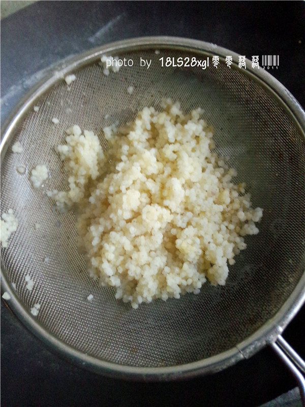 韭菜小米炒鸡蛋步骤4