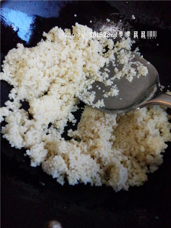 韭菜小米炒鸡蛋步骤7