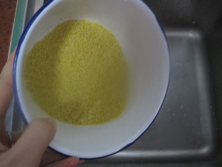 菜干瘦肉粥步骤2