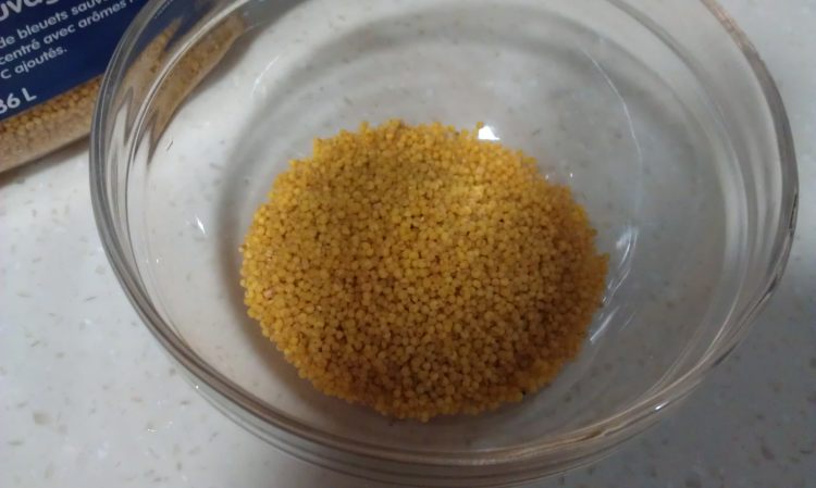 小米红枣山药粥步骤2