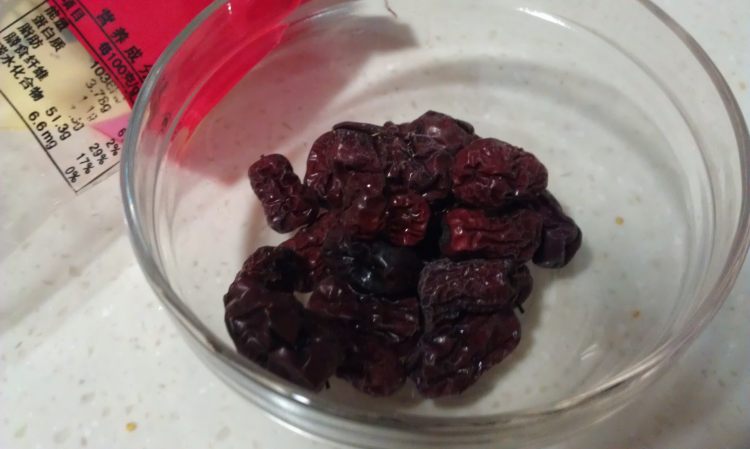 小米红枣山药粥步骤3