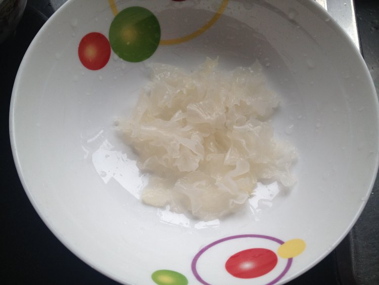 小米银耳栗子粥步骤2