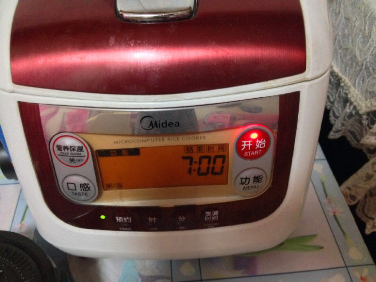 小米红薯桂圆粥步骤4