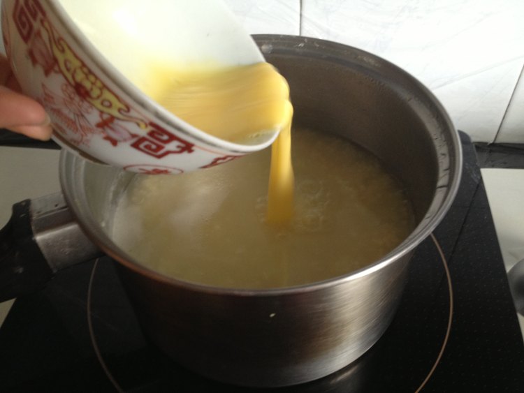 玉米蛋花粥步骤7