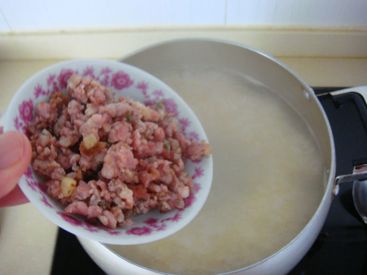 芦笋肉末二米粥步骤7