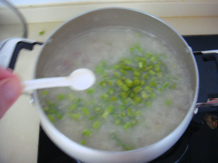 芦笋肉末二米粥步骤9