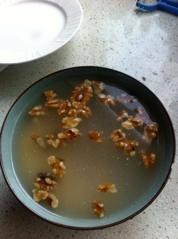 小米银耳核桃粥步骤3