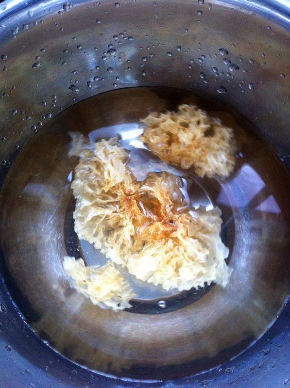 小米银耳核桃粥步骤2