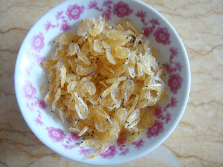 虾皮毛豆白果粥步骤2