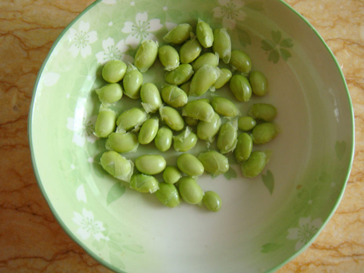 虾皮毛豆白果粥步骤4