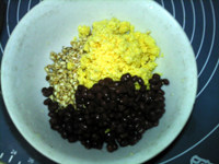 麦仁小米红豆粽步骤4