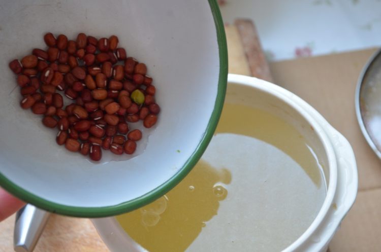 小米红豆红枣粥步骤3