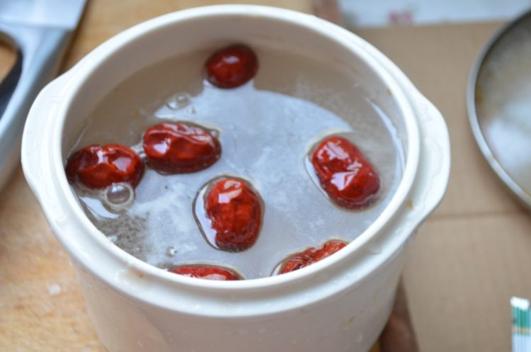 小米红豆红枣粥步骤4