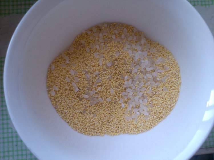 红枣山药营养米粥步骤1