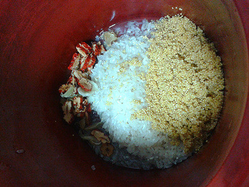 红枣百合小米粥步骤4
