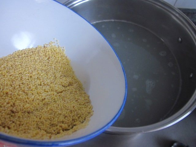 苋菜米粥步骤2