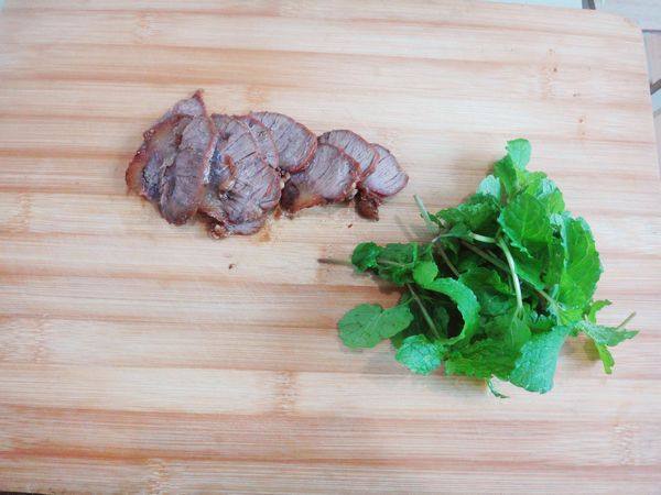 薄荷卤汁牛肉面步骤3