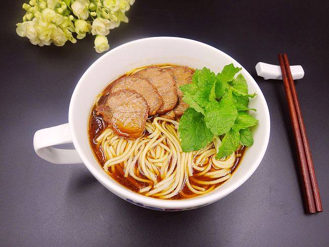 薄荷卤汁牛肉面步骤6