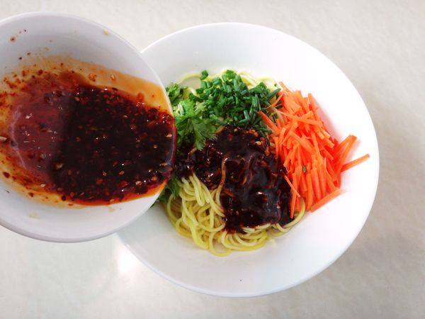 蚝油捞面步骤7