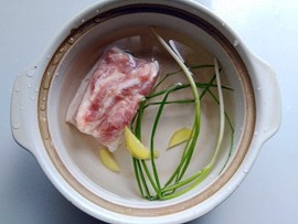 焖肉面#本味家乡菜#步骤2