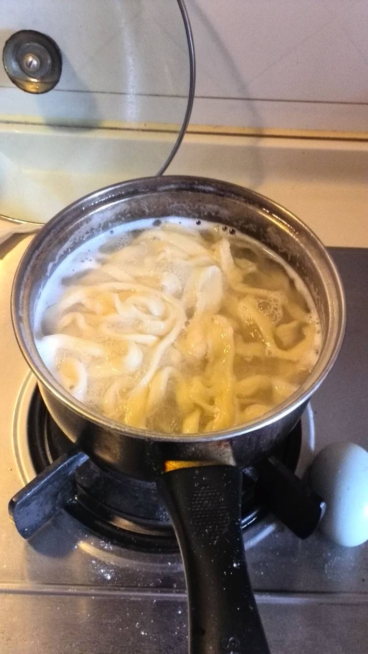 老坛酸菜炒面步骤4
