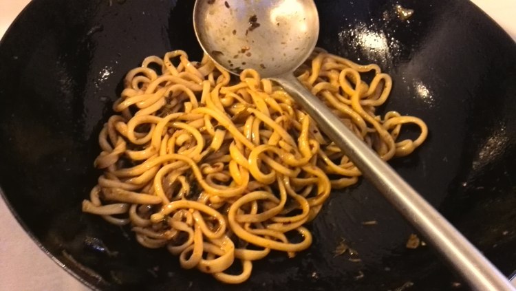 老坛酸菜炒面步骤13