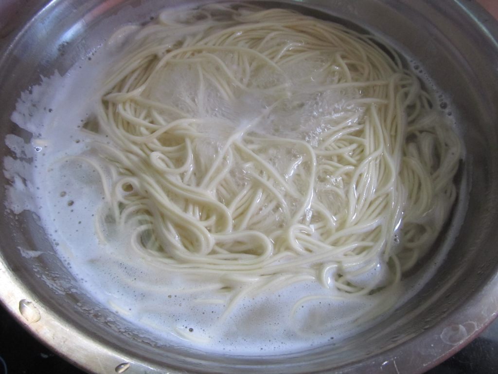 拌凉面步骤2