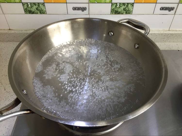 鸡蛋葱油拌面步骤6
