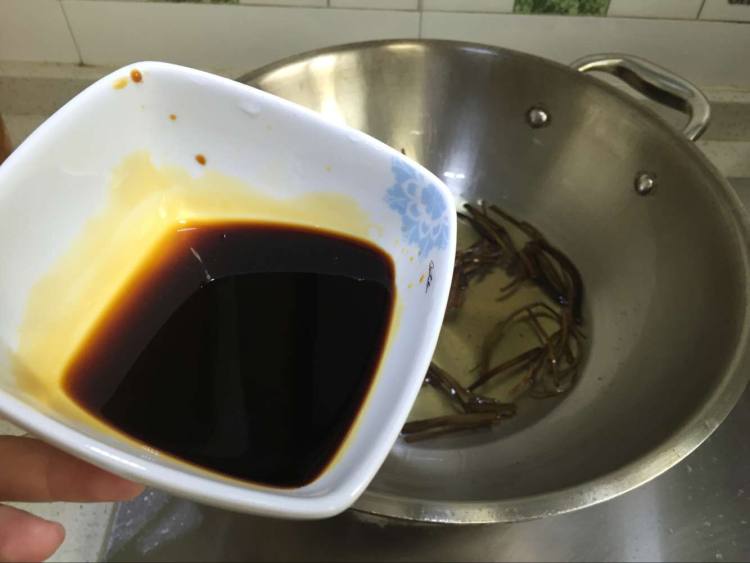 鸡蛋葱油拌面步骤5
